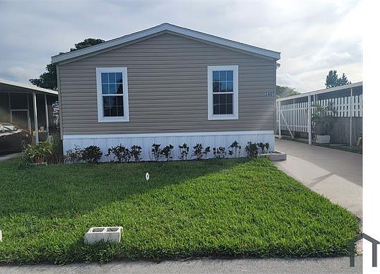 4th image of 380 NW 135th Way #B