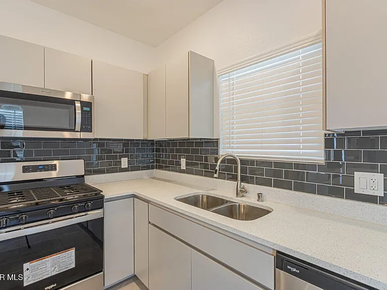 15168 Composition Ave — Photo 13