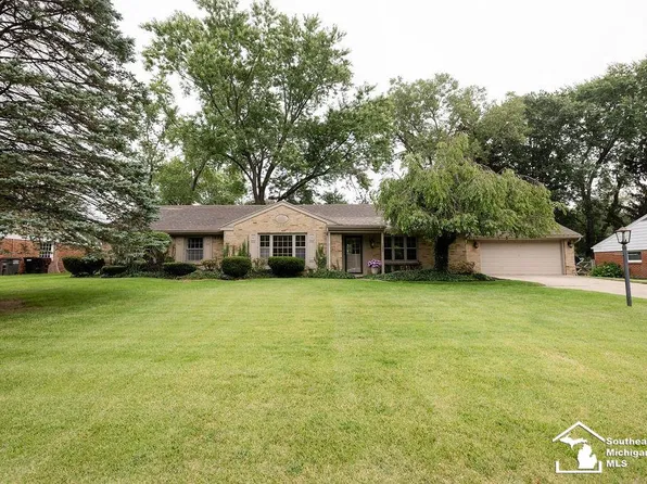 7098 Edinburgh Dr, Lambertville, MI 48144