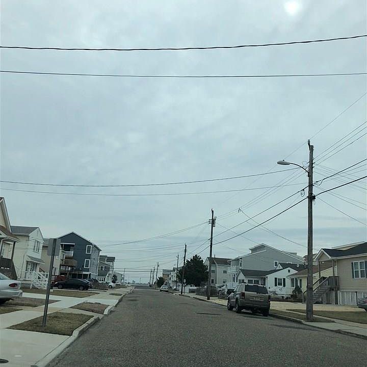 2nd image of 102 9th St N