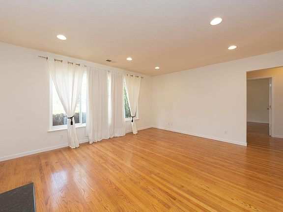 2nd image of 3145 Alma St Unit A