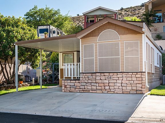 3rd image of 108 Overlook Ln