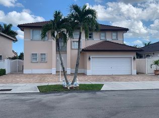 15950 SW 69th Ln, Miami, FL 33193