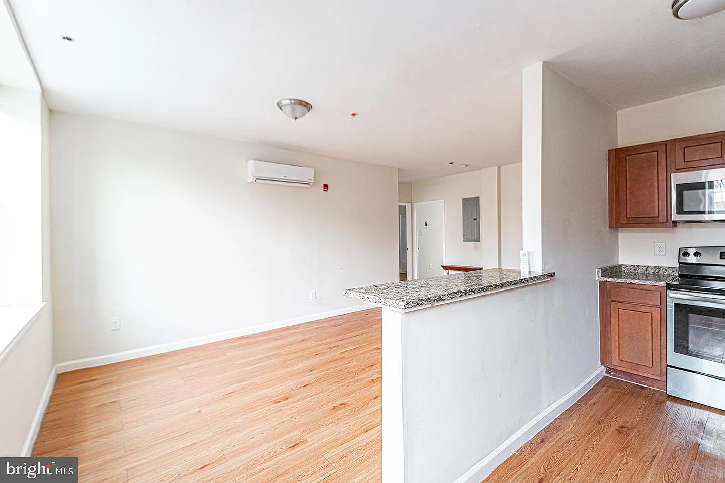 3 bed, $1,395 — Photo 2