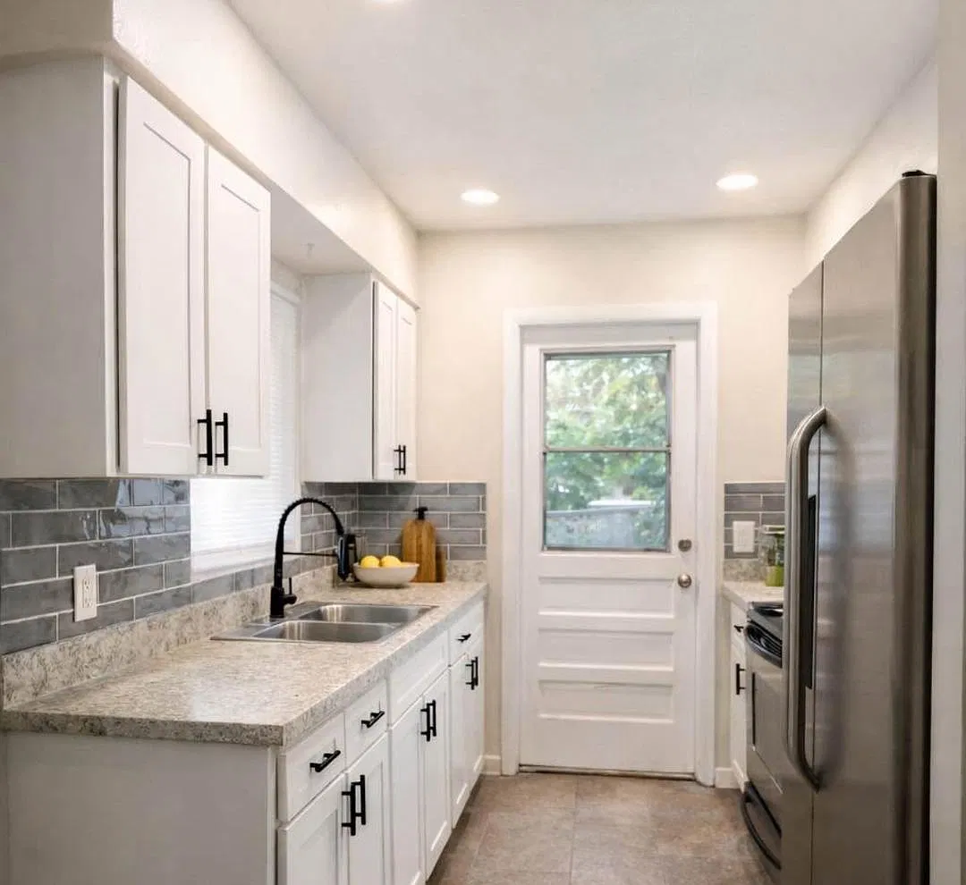 3 bed, 891 sqft, $1,795 — Photo 2
