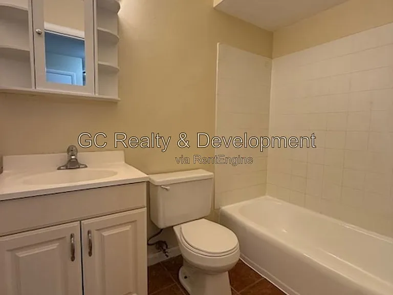 245 Uteg St #5 — Photo 10