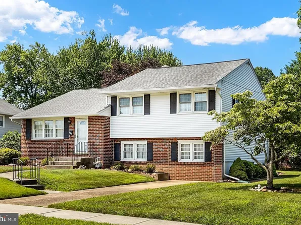 3582 Swiftwater Ln, Brookhaven, PA 19015