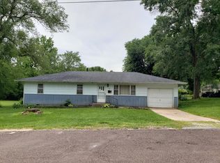 533 W Myrtle St, Monett, MO 65708