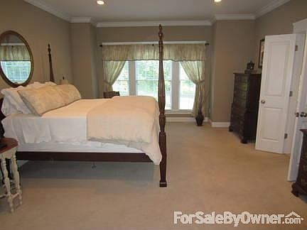 5th image of 745 Oakwood Ln