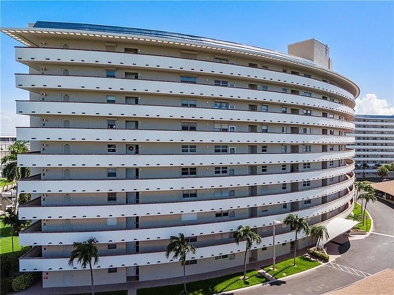 1st image of 1319 E Hillsboro Blvd APT 414