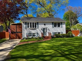 51 Cove Ave, Barrington, RI 02806