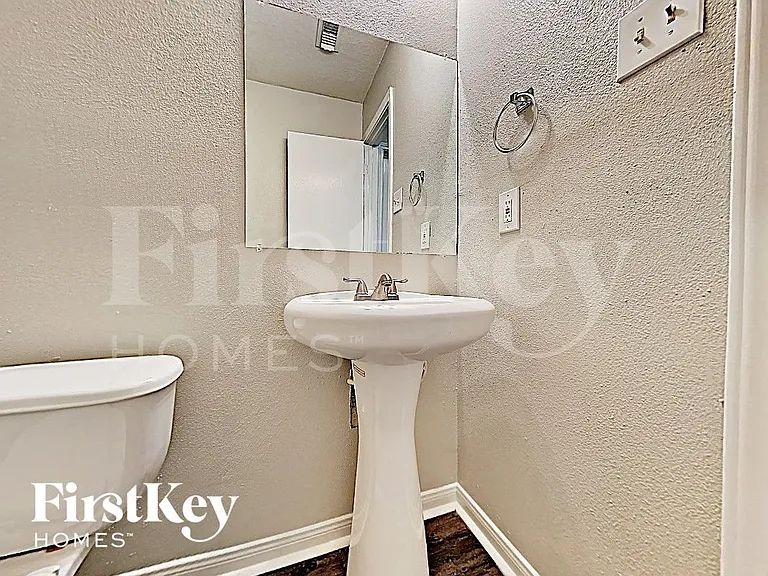 1438 Rocky Glen Ln — Photo 14