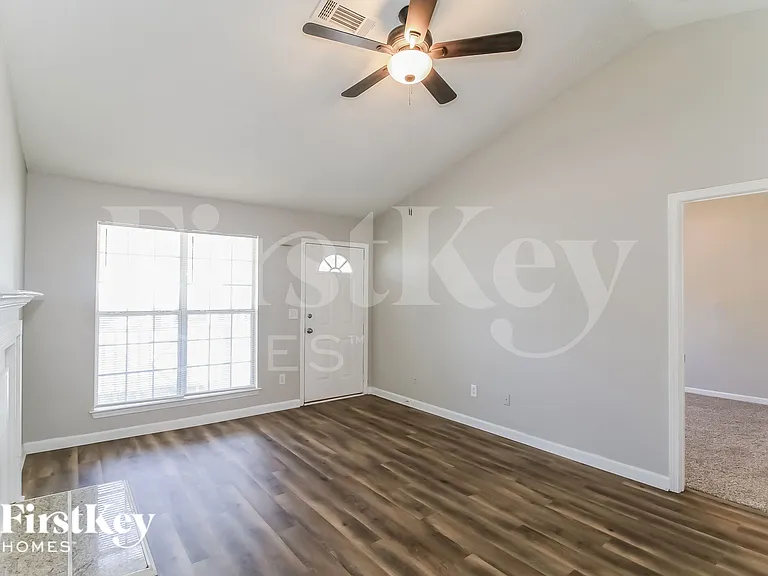 6137 Harvard Ct — Photo 3
