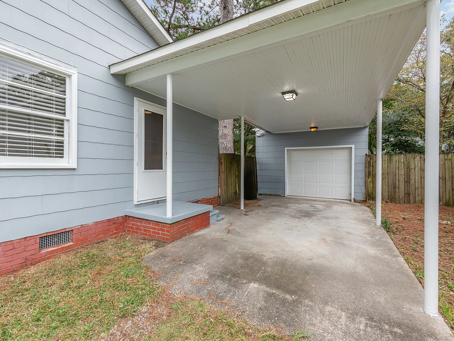 2 bed, 960 sqft, $2,200 — Photo 2
