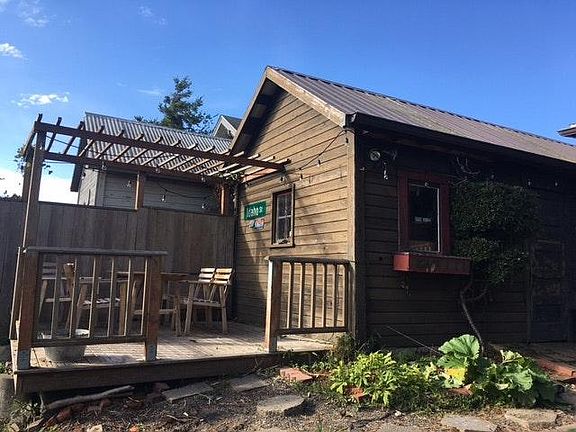 Deck behind garage