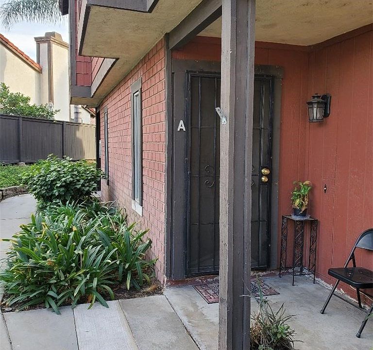 1st image of 1850 N Vineyard Ave APT A