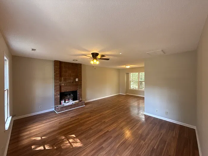 3 bed, 2.5 bath, 1801 sqft, $1,800 — Photo 3
