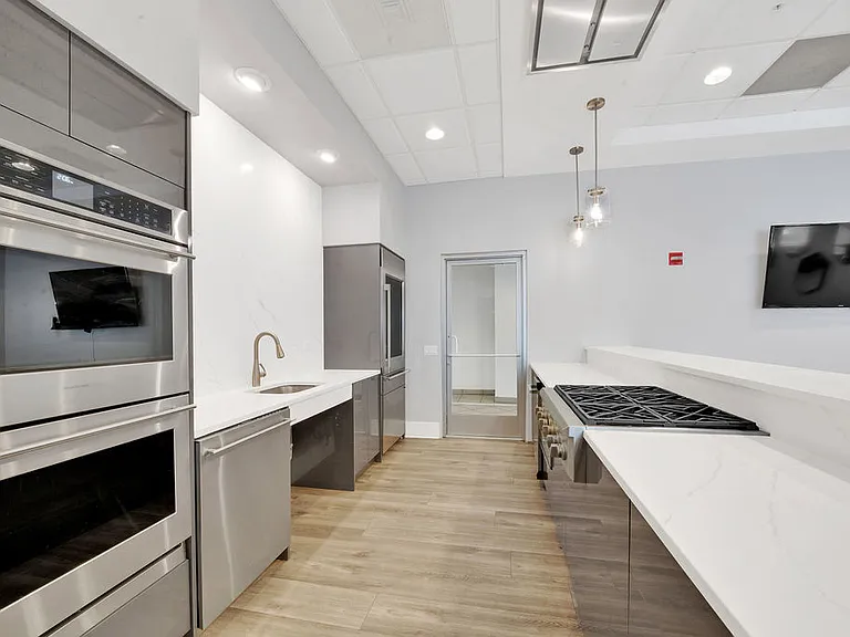 545 N Dearborn St #2510 — Photo 18