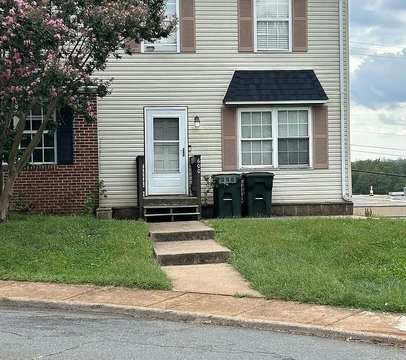 600 Highview Ct