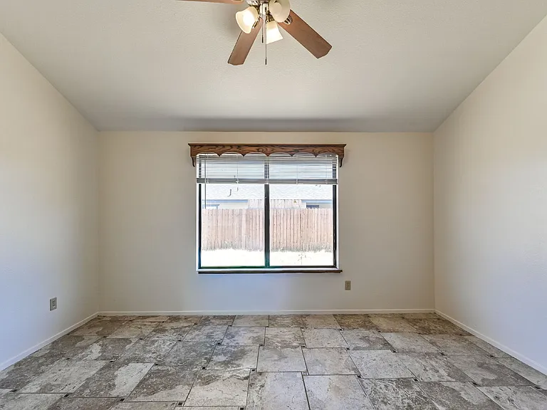 315 Reese St — Photo 3