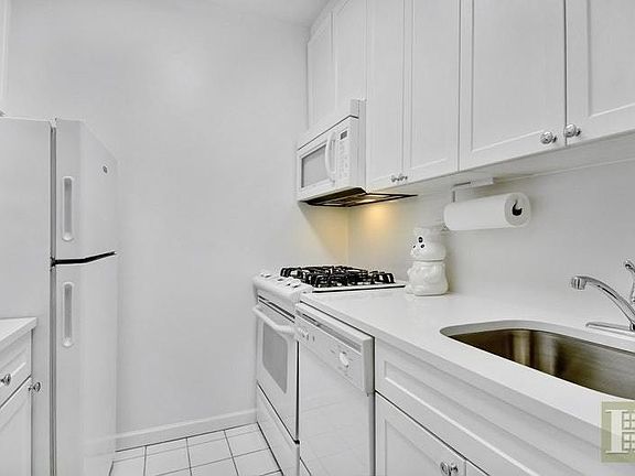 5th image of 560 3rd Ave #12F