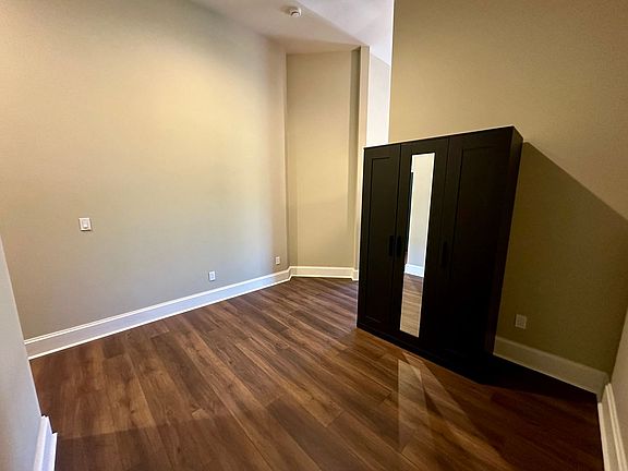 5th image of 116 E 4th Ave #208