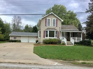 709 E Wackerly Rd, Sanford, MI 48657