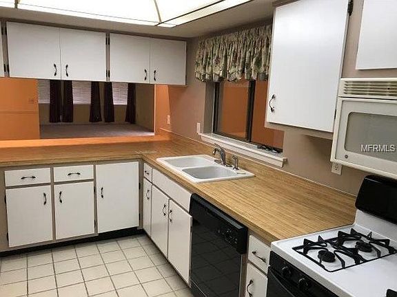 4th image of 204 Canterbury Cir