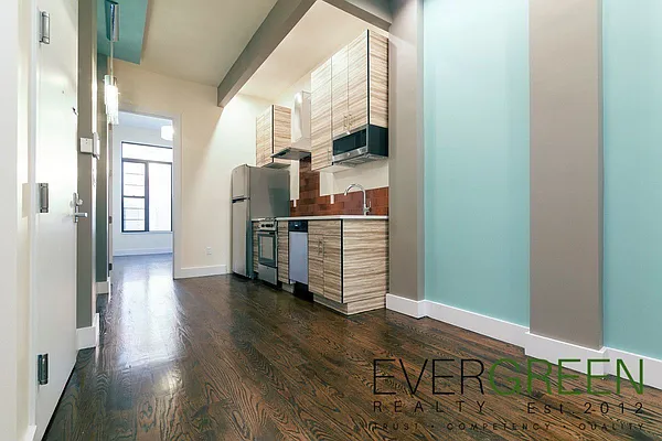 Rented by Evergreen Apartments BK | media 1