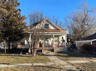 831 Sycamore St, Carthage, MO 64836