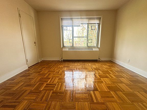 5th image of 188-25 71st Cres