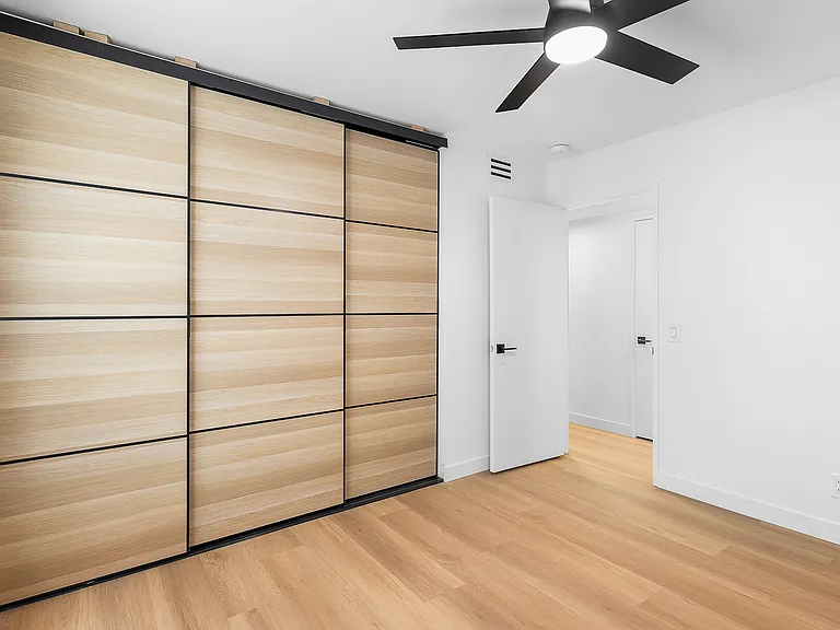 421 E Balboa Blvd #A — Photo 3