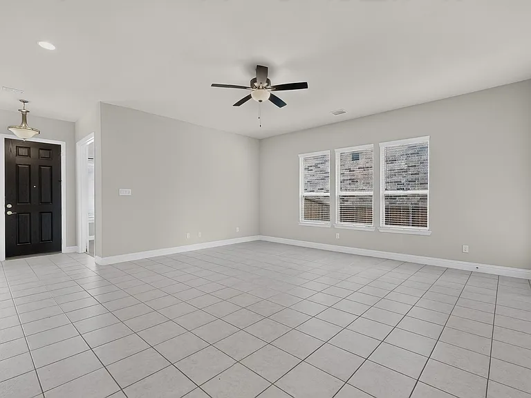 7617 Regal Ln — Photo 6