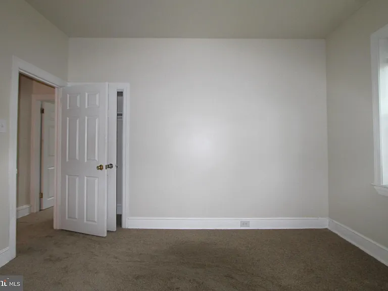 13-15 E Upsal St #B5 — Photo 12
