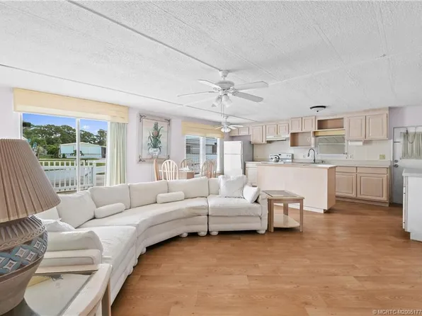 144 SE Tudor Ct, Stuart, FL 34994