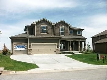 1st image of 513 SW Lake Side Dr