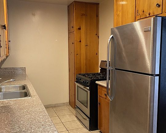 5th image of 1453 Butler Ave #2