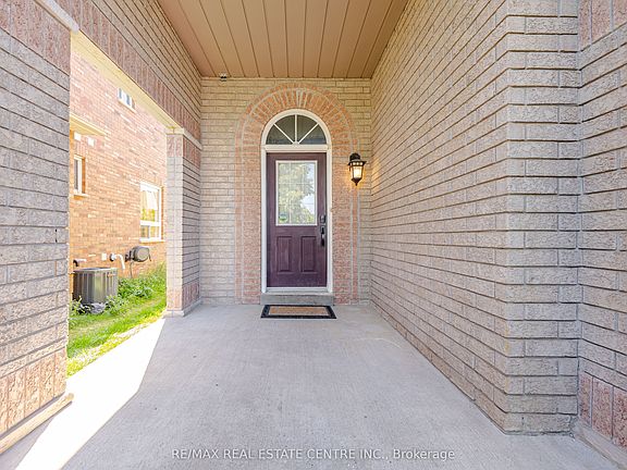 5th image of 215 Willowbrook Dr