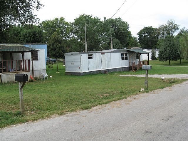 2nd image of 601 Doak St