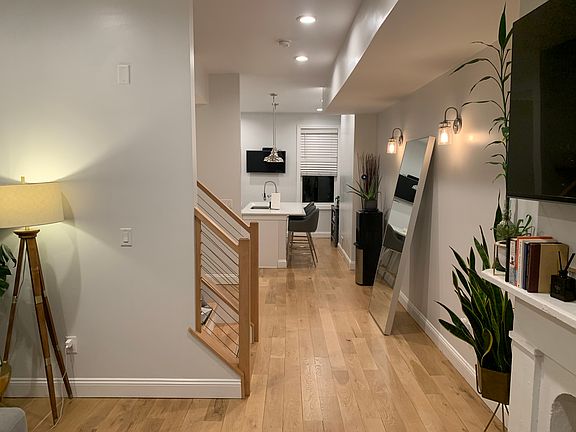 3rd image of 82 Astor Pl
