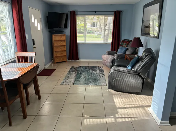 650 N Baker St, Mount Dora, FL 32757