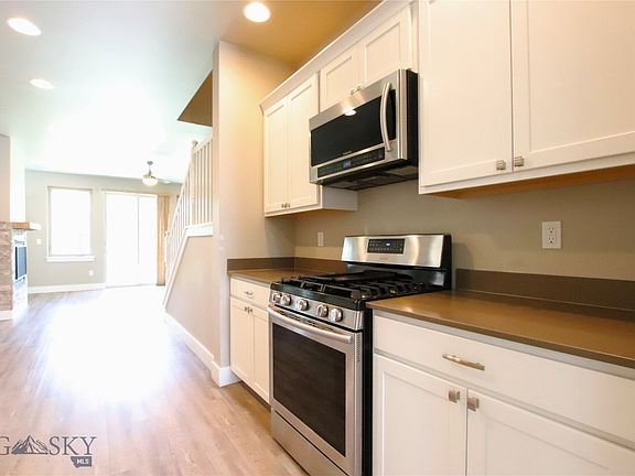5th image of 3065 Lori Ln