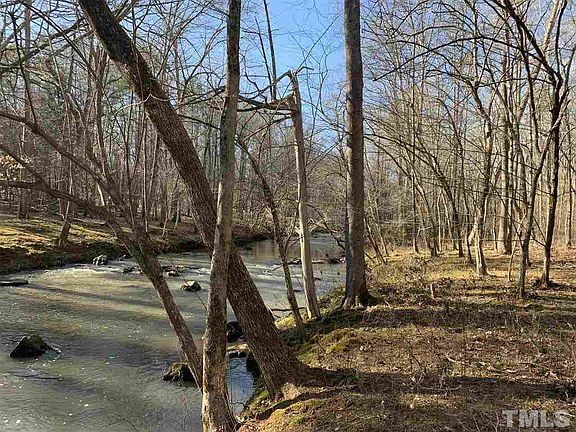 3rd image of 35 Brightwater Ln