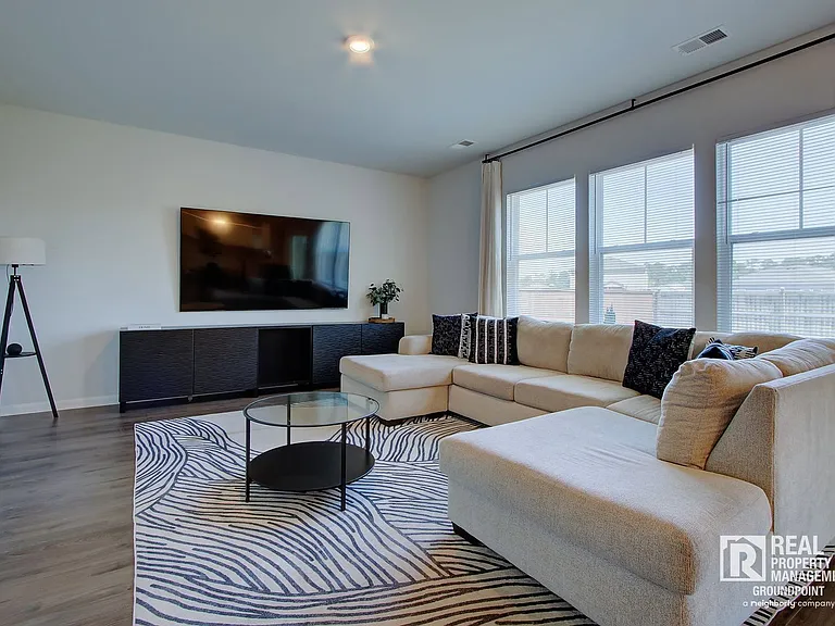 214 Honey Horn Dr — Photo 16