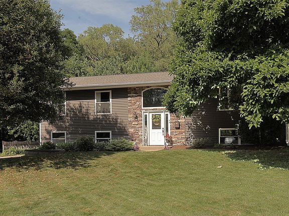 2nd image of 387 Harbor Rd