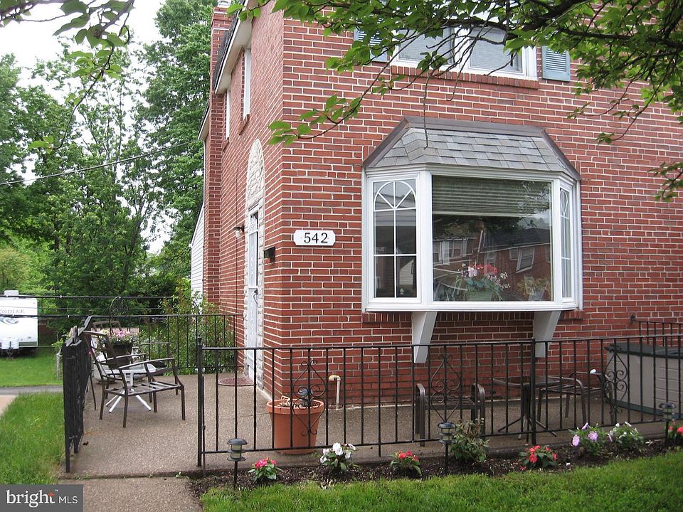 1st image of 542 Michell St