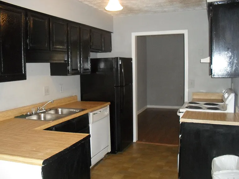 Booth Ct SW — Photo 2