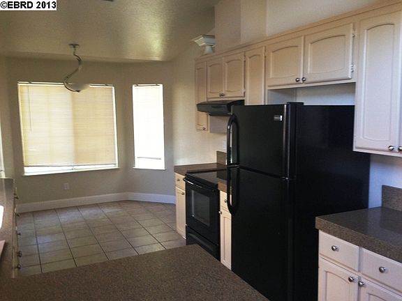4th image of 2213 Grapenut Ct