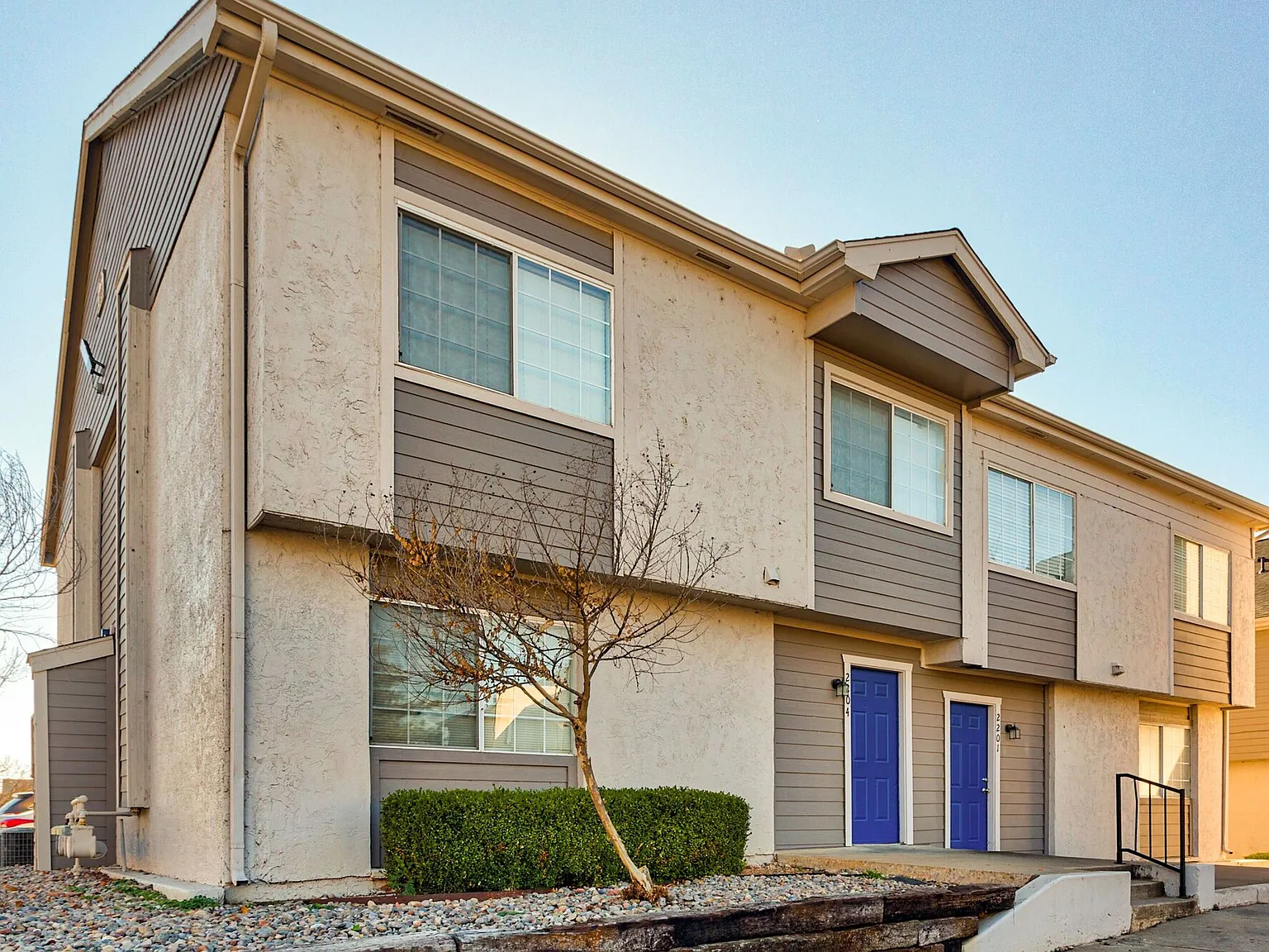 Lake Hefner Townhomes — Photo 4