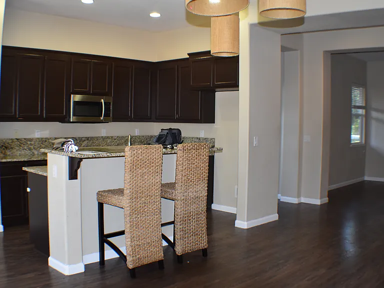 513 Canterbury Cir — Photo 7
